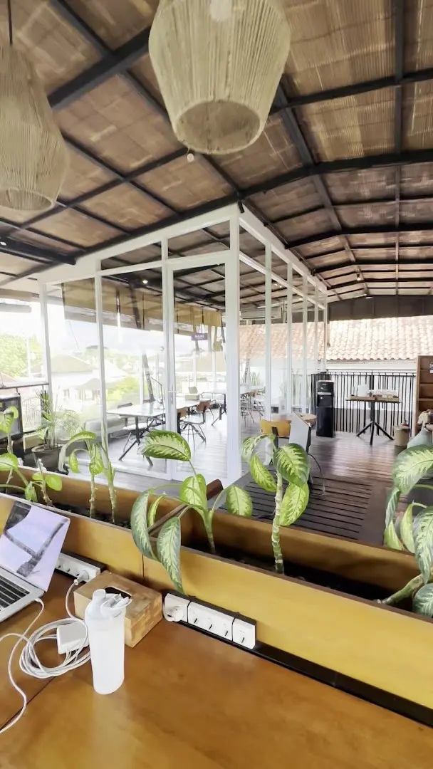 Outpost Ubud Coworking photo