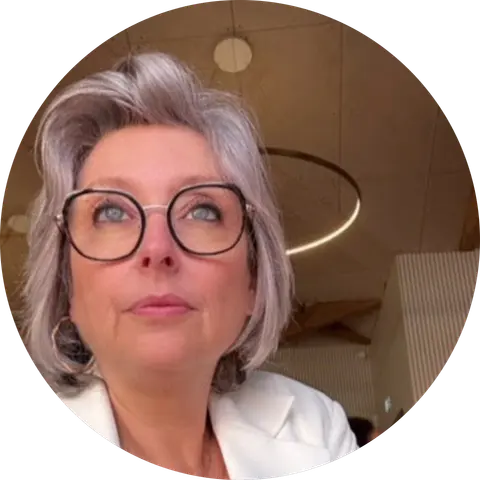 Claire CAULE ZUNZUNEGUI