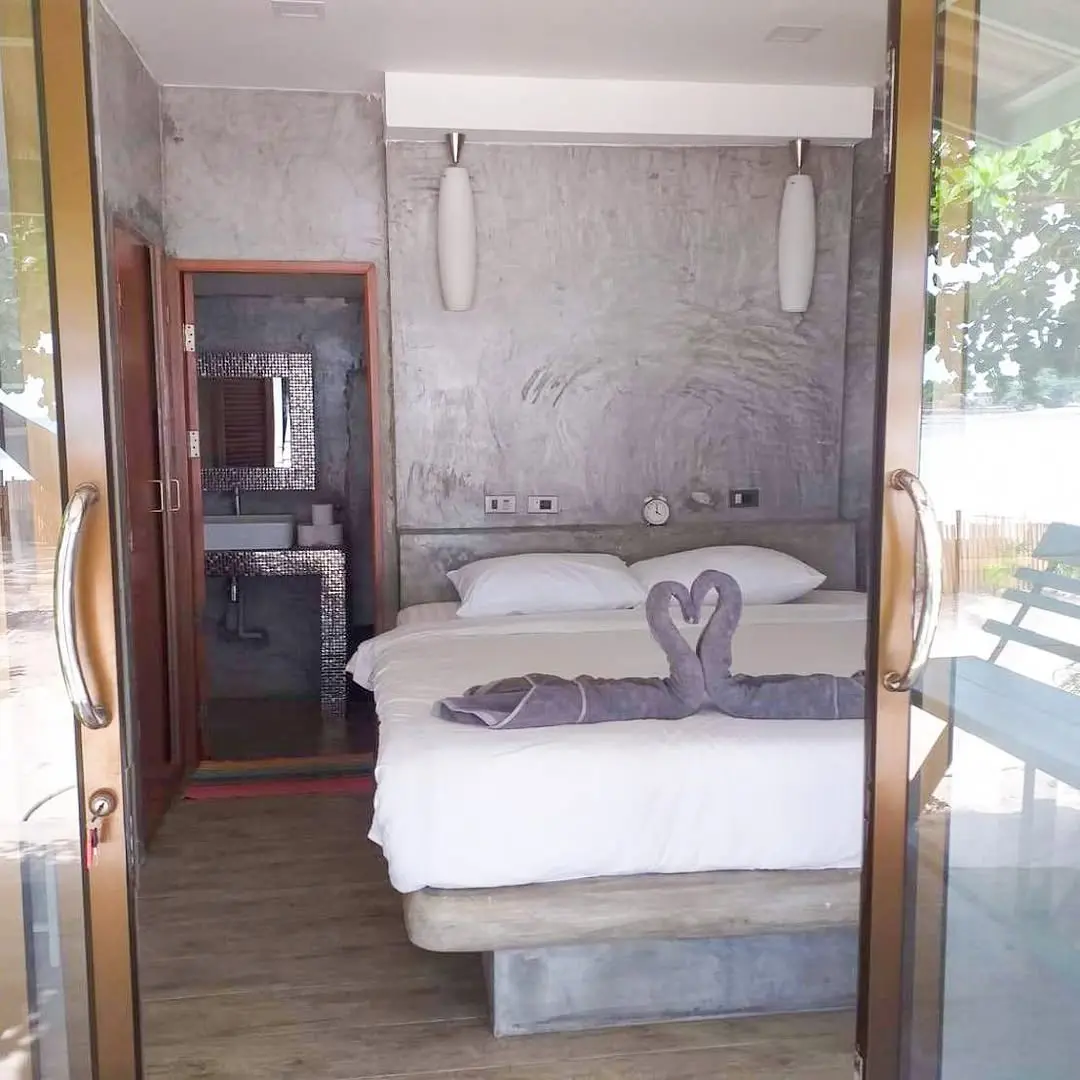 We have one last-minute vacancy from this Sat 24th for 1 week! 
Skip the search and move straight into your beachfront h