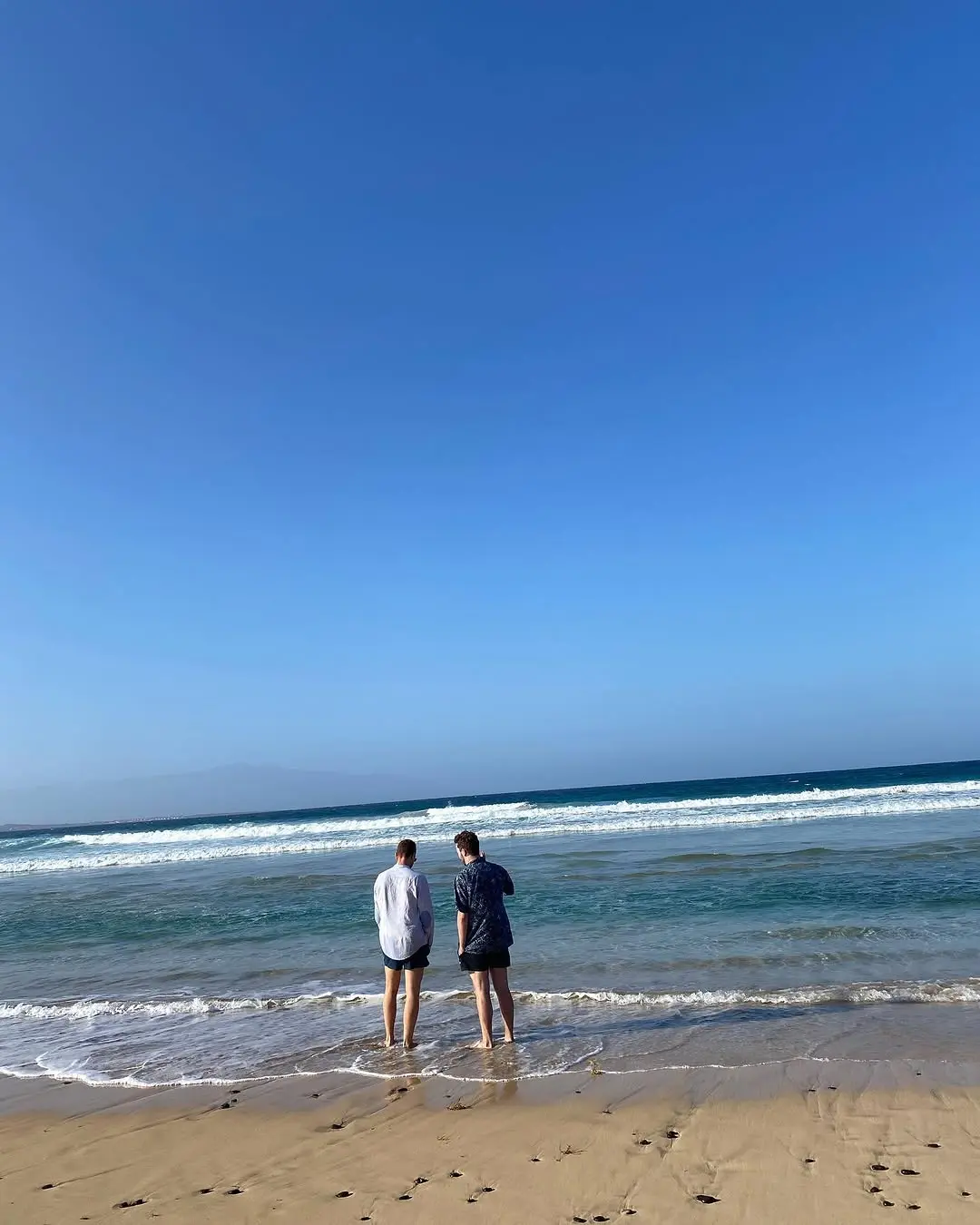 Weekend scooter trip around the island 🌞 

Visited Salamansa for the best fish & crepes in the beach bar 🤍 Ended up in P