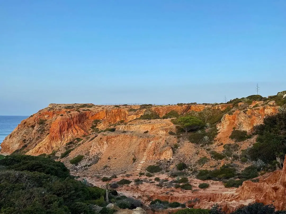 Colours of the Algarve

Gold, orange, red, green and blue.

Who is able to tell us where this spot is? 🥸

Tell us in the